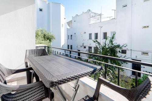 Turgutreis City Center Apartment | Flat w Balcony Garden 3 min to Beach in Bodrum