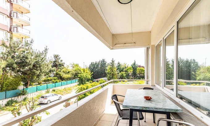 Kartal Apartment | Flat w Balcony Near Marmaray and Coast in Kartal