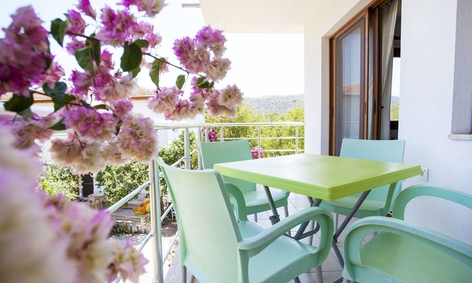 Palamutbuku Apartment | Flat w Nature View Balcony 5 min to Beach in Datca
