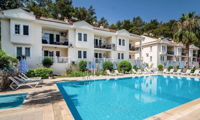Hisaronu Apartment | Flat w Shared Pool and Balcony 10 min to Oludeniz