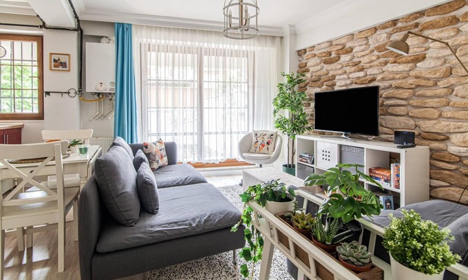 Celiktepe Mahallesi Apartment | Flat with Backyard Close to Sapphire Shopping Mall