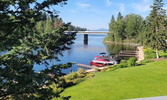 Bigfork Apartment | Flathead Lake front Condo with fabulous views Bigfork, MT