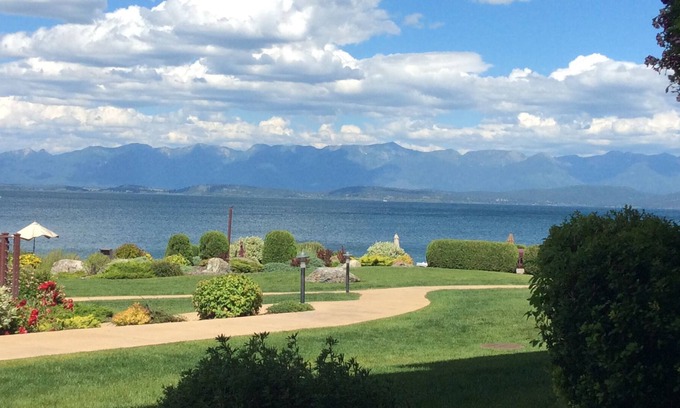 Lakeside Condo | Flathead Lake, MT Luxurious Waterside Condo