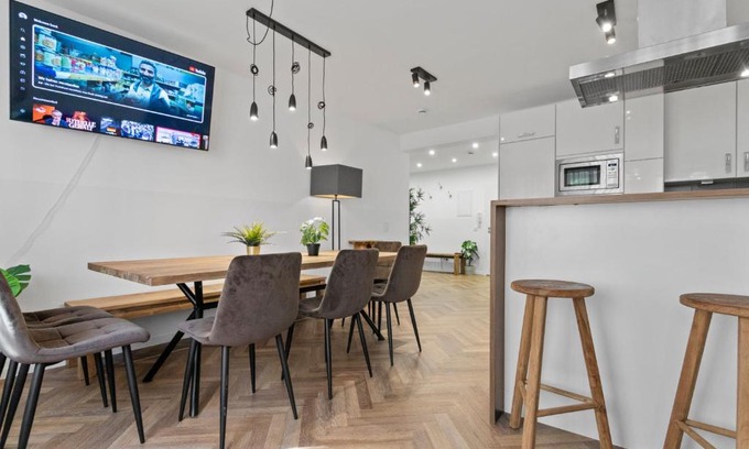 Ludwigsvorstadt-Kliniken Apartment | Flatista Homes - Central Station - 4 BR