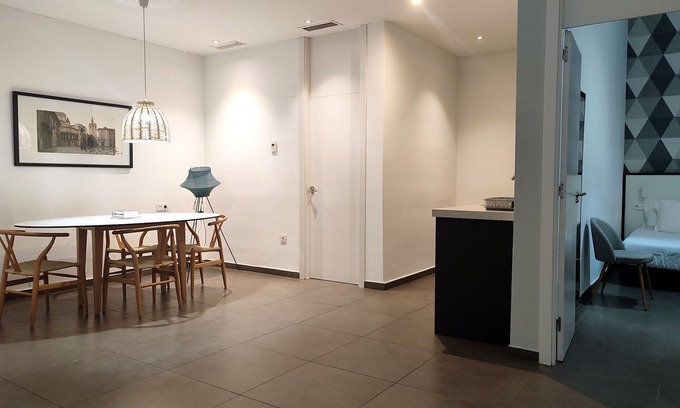 El Pilar Apartment | Flats Friends Soho Suites 1 bedroom ground floor