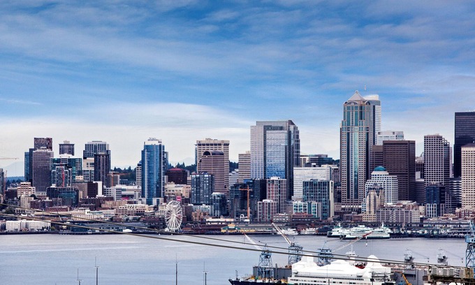North Admiral House | Flawless City And Mountians Views in West Seattle 5 minutes to Alki