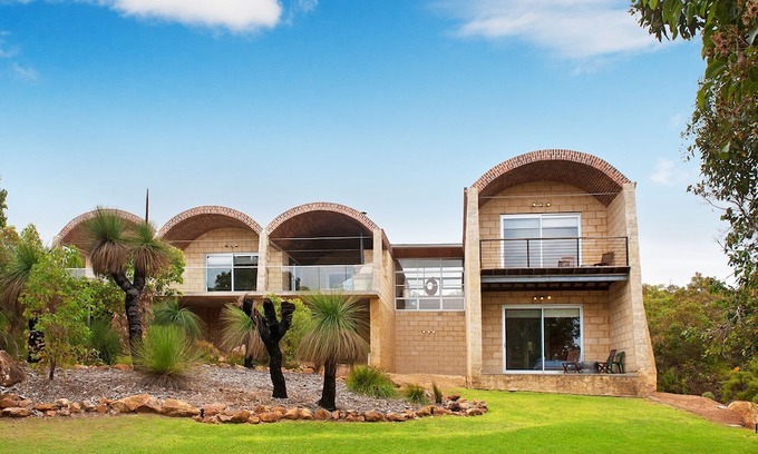 Wilyabrup House | Fleets Escape - Flutes Estate, Margaret River - magnificent holiday home