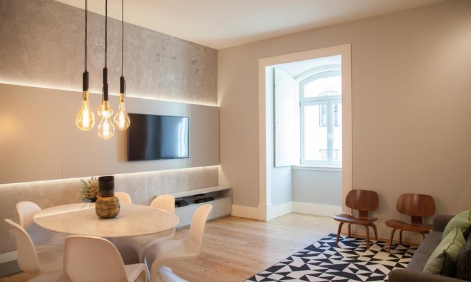Santa Maria Maior Apartment | FLH Augusta's Arch Sophisticated Flat