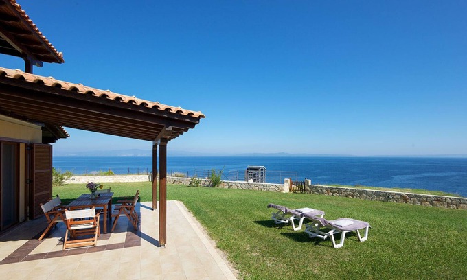 Afytos Villa | #FLH - Diamond Villa - Afitos Hidden Gems