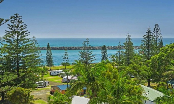 Port Macquarie Apartment | Flightdeck 301 - Hastings River & Break wall Views