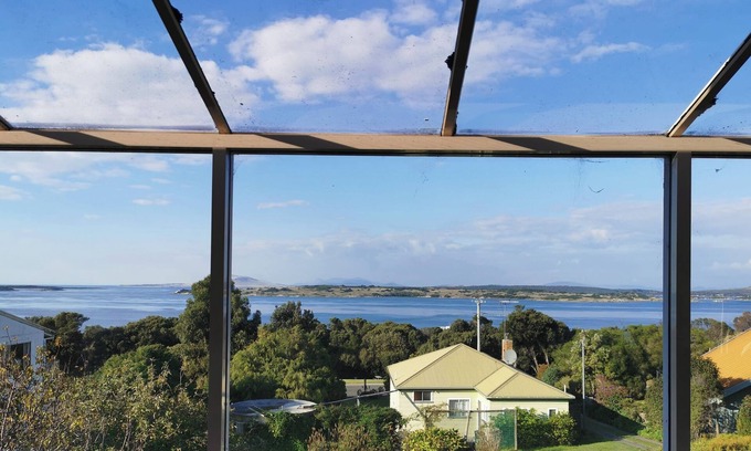 Lady Barron House | Flinders Island - Self Contained Holiday Home - Lady Barron - "Masters Quarters"