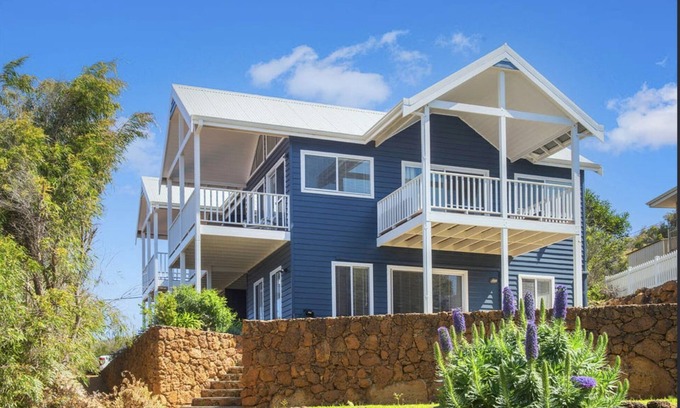 Augusta House | Flinders View Beach House (4Bed 2Bath) - Flinders View Beach House - Executive Holiday Home