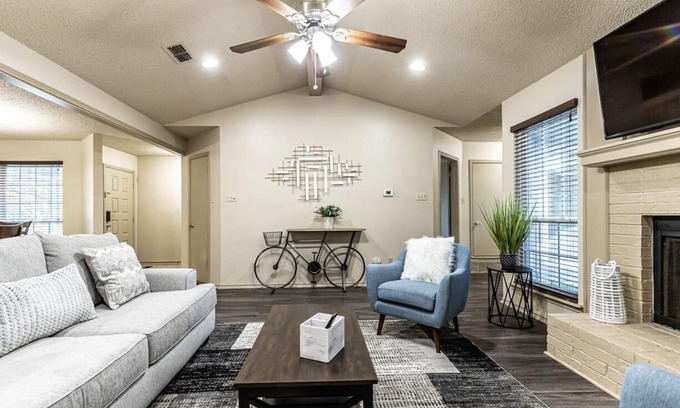 Lubbock House | Flintwood Mac