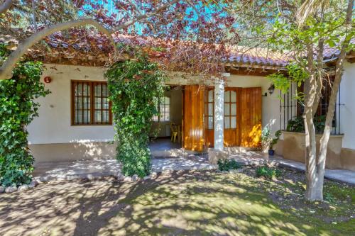 Chacras de Coria House | Fliphaus Alzaga 5100 - 4 Bd House Pool BBQ Daily Housekeeping!