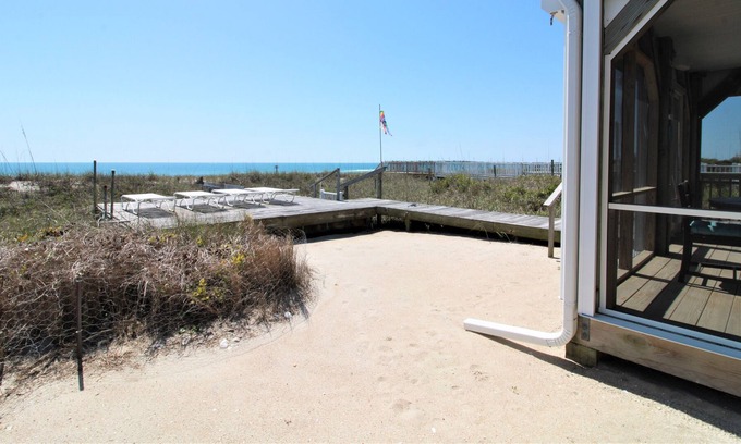 Topsail Beach House | Flippin' Out: 2BR, 2BA Oceanfront, Sleeps 4 Topsail Beach