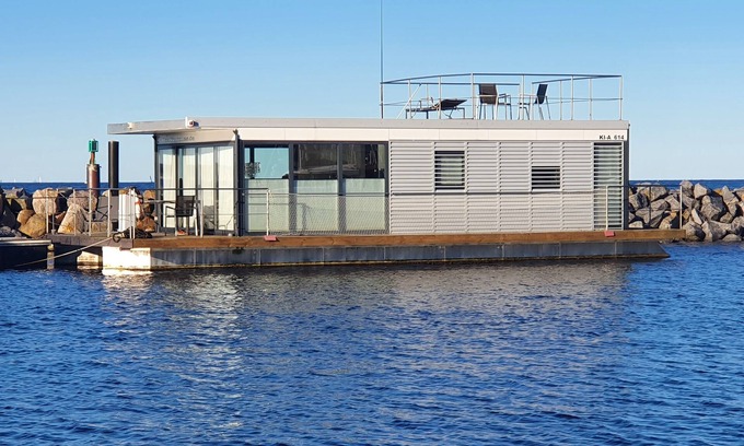 Laboe House | Floating 44 in Laboe - die Schwimmenden Logenplätze an der Kieler Förde