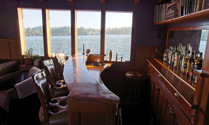 Ucluelet Bed & Breakfast | Floating Bed & Breakfast