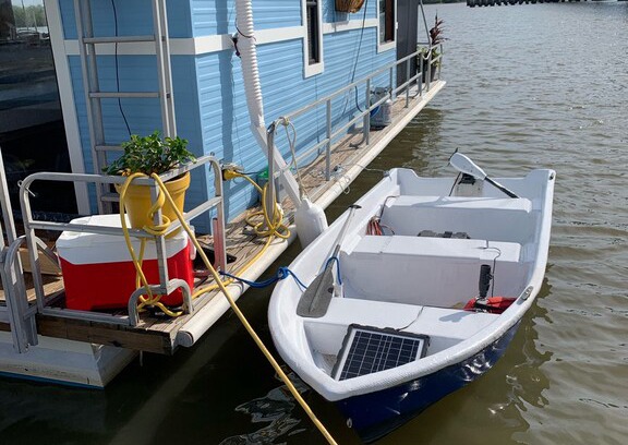 Marco Island Boat Rental | Floating Home Getaway! Off-grid comfortable and adventure.