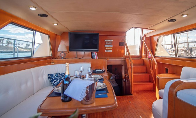 Poblats Maritims Boat Rental | Floating house in Valencia