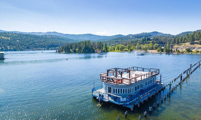 Somers Boat Rental | FLOATING HOUSE on Flathead Lake, kayaks, rooftop decks, watercraft rentals!