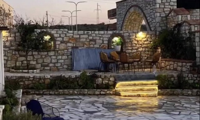Mbrostar-Urë Hotel | Flogeri world