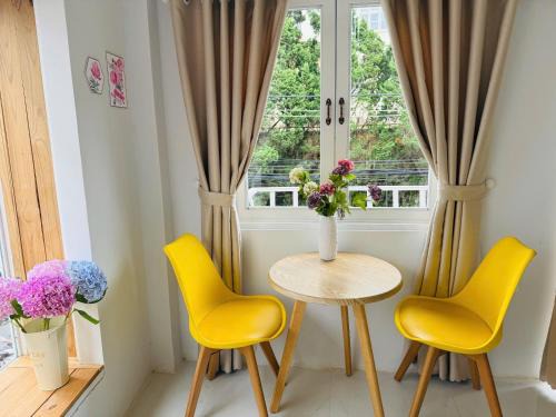 Da Lat House | Flora Room - Đà Lạt Tình Em House