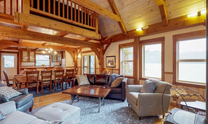Manson House | Flora's Chalet at Lake Chelan in Manson w/Casita, sleeps 10, dock access,hot tub