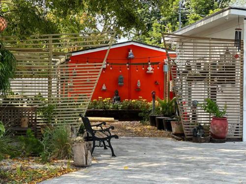 North Miami Apartment | Flora's Garden Apartment/Studio
