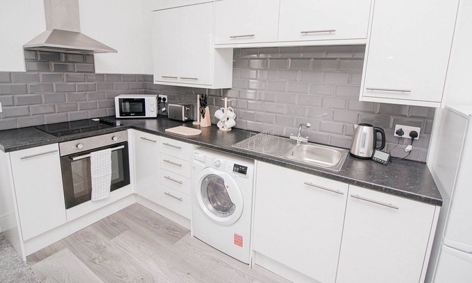 Doncaster Apartment | Florence Avenue - Newly refurbished 3 bed apartment 10 mins from Doncaster town centre & Amaz...