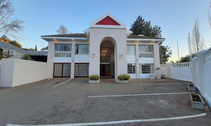 Waverley House | Florentia Guest House