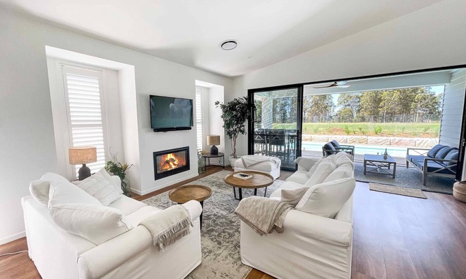 Pokolbin Apartment | Florette's Pool Suite - Relaxing poolside escape