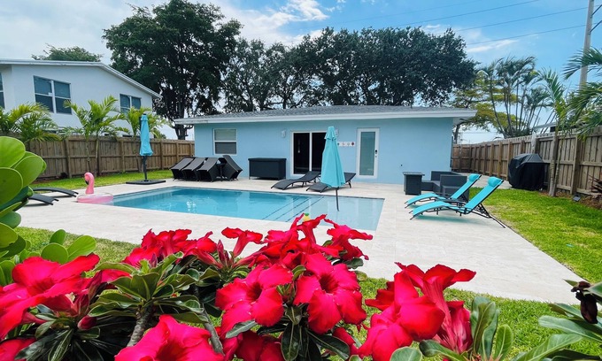 Poinciana Park House | Florida Charm Retreat. Near FLL Air Port and Port Everglades