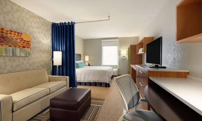 Florida City Hotel | Florida City Bliss: Short Drive to Everglades Alligator Farm! FREE Parking, Pool
