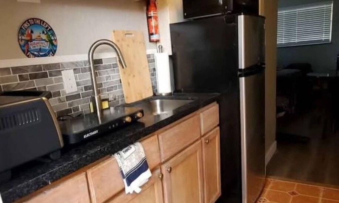 Hollywood Apartment | Florida Getaway, just minutes to Beach, Margaretaville,HardRock Casino & Stadium
