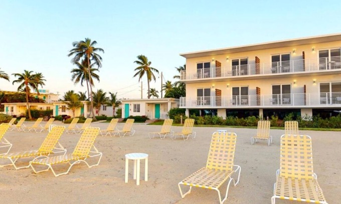 Islamorada Apartment | Florida Keys Tour! Private Beach Access with Marina! Pets Allowed, FREE Parking