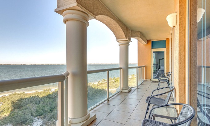 Pensacola Beach Condo | Florida Resort Condo: Walk to Pensacola Beach!