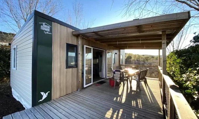 Laurac-en-Vivarais House | Flower Camping Saint Amand * - Homeflower Premium 33m2 (6p-3ch), Clim, TV, LV, bed 160, plancha, Nespresso, terrace XXL 6 people