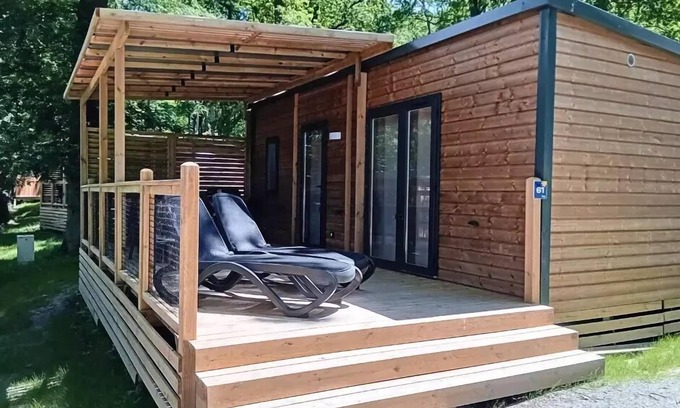 Yport House | Flower Camping La Chênaie * - Homeflower Premium 29m2 (2 bedrooms) + CLIM + semi-covered terrace + TV + sheets + towels 4 people