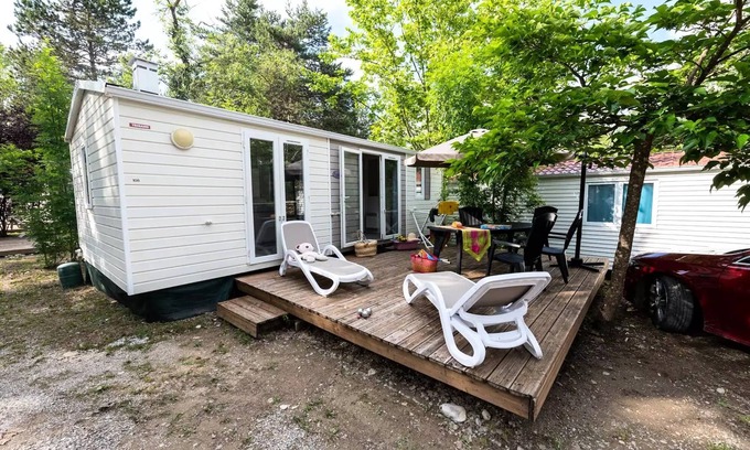 Die House | Flower Camping la Pinède * - Mobile home Standard Cocoon 28m2 - 2 bedrooms + Terrace with umbrella - 4 people