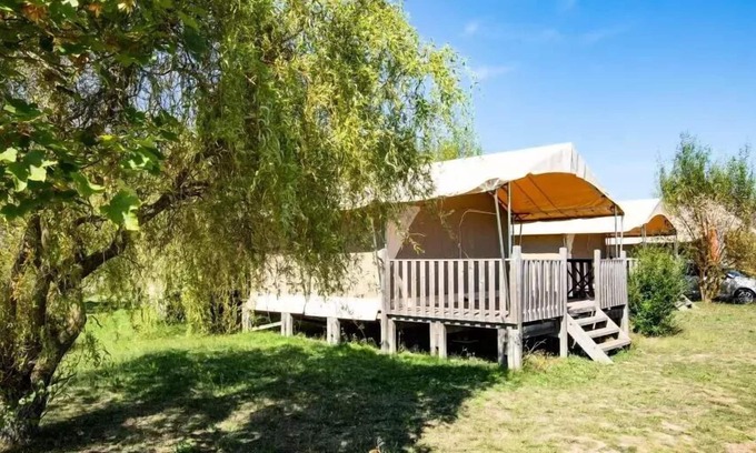 Brehemont House | Flower Camping Loire et Châteaux * - Standard Canvas Bungalow 3 Rooms 5 People Without sanitary facilities