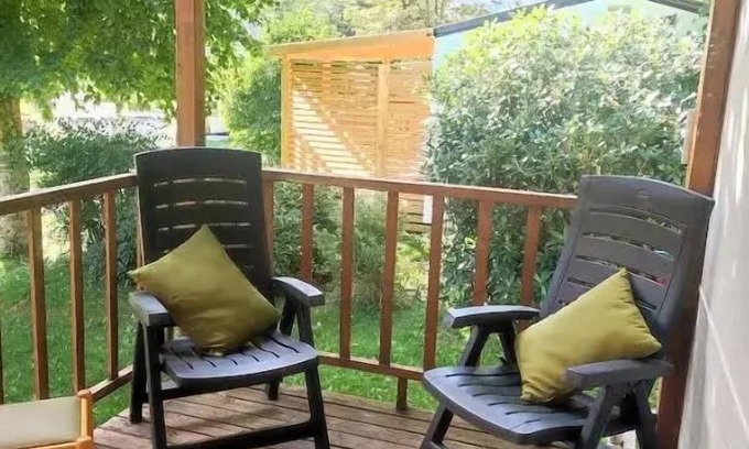Arras-en-Lavedan House | Flower Camping Pyrénées Natura * - Mobilhome Comfort COSY 23m2 - 2 bedrooms - semi-covered terrace 17m2 + BBQ - s/a 4 people