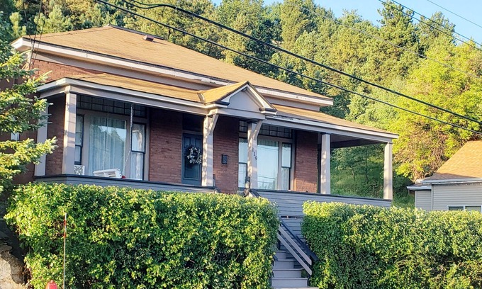 Deadwood House | "Flower of the Hills" Historic Craftsman Home with Garage. Private corner lot