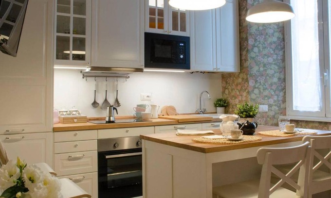 Como Apartment | Flowers Apartment JOIVY 25
