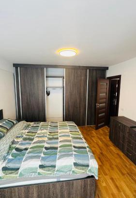 Hunedoara Apartment | Flowers