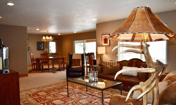 Baker City Apartment | Flying T Ranch House