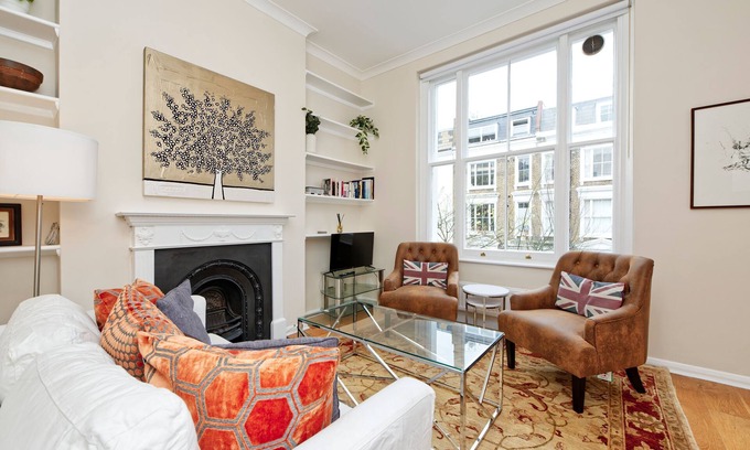 Earl's Court Apartment | Flying The Flag For Earl's Court