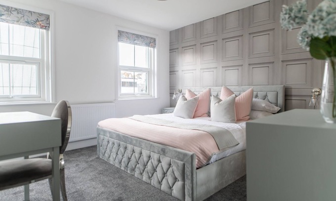 Folkestone House | Folkestone Townhouse sleeps 6 with parking