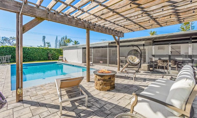 Naples Park House | Follow the Palms