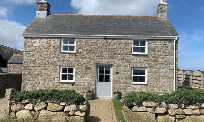 St Ives House | Folly Farm Cottage, Cosy, Secluded near to St Ives