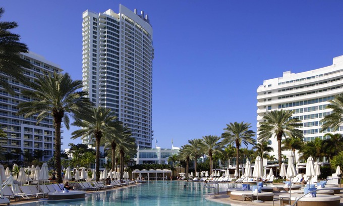 Mid Beach Apartment | Fontainebleau 16th fl Sorrento Junior Suite